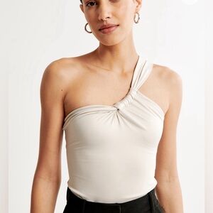 Seamless one shoulder twist top